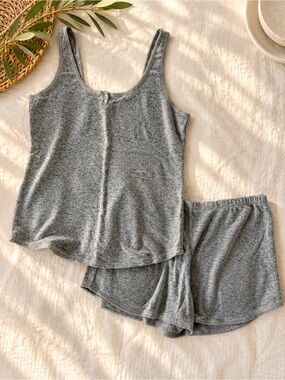✨ SOMA Pajama Set Gray Tank Top Shorts Two Piece Lounge Set Size M ✨